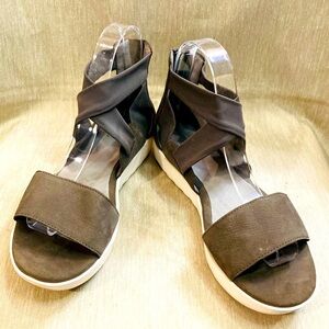 EILEEN FISHER Sz 8 Tumbled Nubuck Zipper Closure Rubber Sole Sneaker Sandals